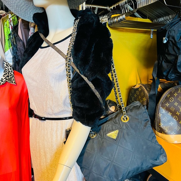 Authentic Prada - Picture 5 of 6